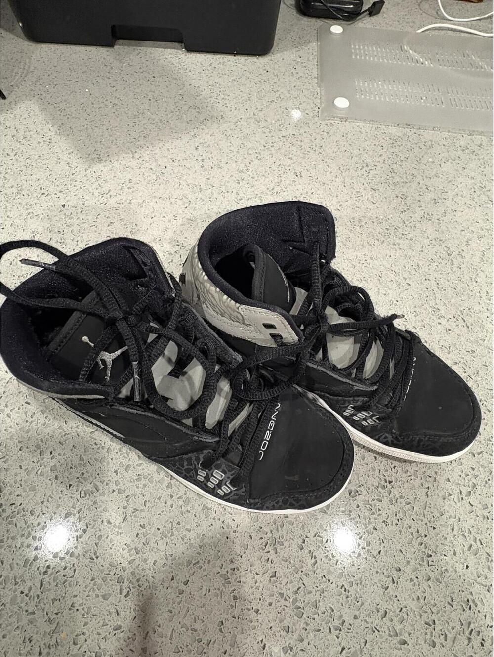 Jordan 1 Flight shoes  Size 4Y